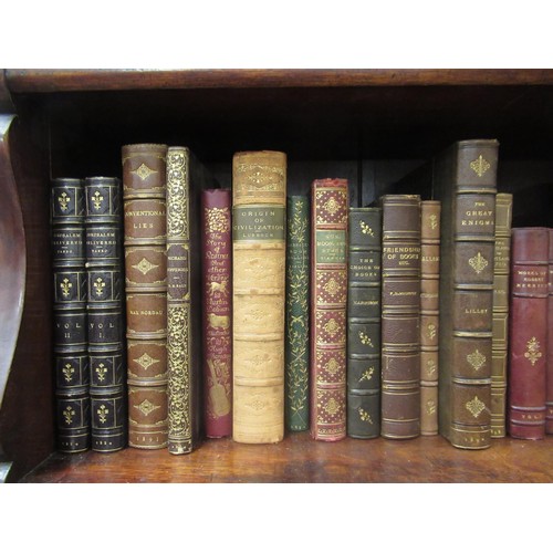 425 - Seven volumes, ' Works of Thomas Hardy ', four volumes, ' Works of S. Laing ' and a quantity of othe... 