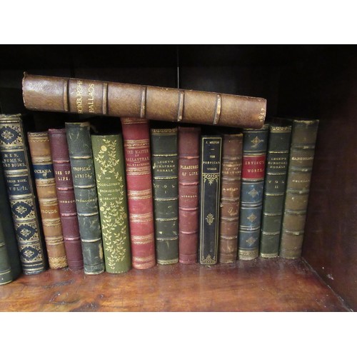 425 - Seven volumes, ' Works of Thomas Hardy ', four volumes, ' Works of S. Laing ' and a quantity of othe... 