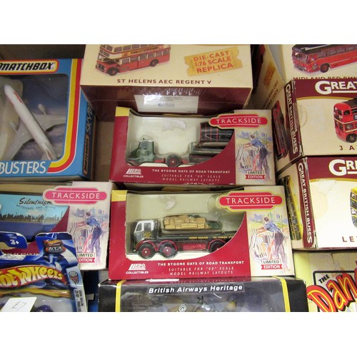 279 - Large quantity of boxed and blister pack diecast vehicles, including Hot Wheels, Cragar and Playing ... 