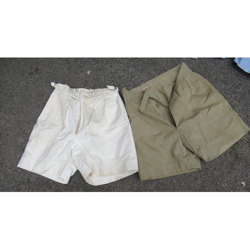 73 - Harrods of London, pair of cream shorts and a pair of Goldfast khaki shorts, both size 28, together ... 