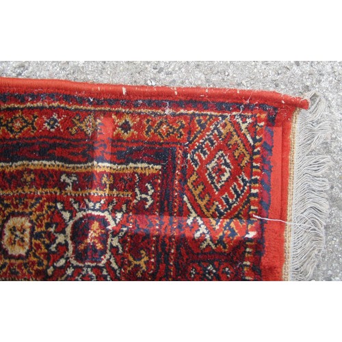 40 - Two late 20th Century machine woven Persian style rugs