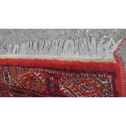 40 - Two late 20th Century machine woven Persian style rugs