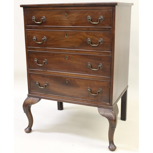 Small George III mahogany straight front chest of four drawers with brass handles, raised on carved cabriole low supports, 64 x 47 x 90cm high