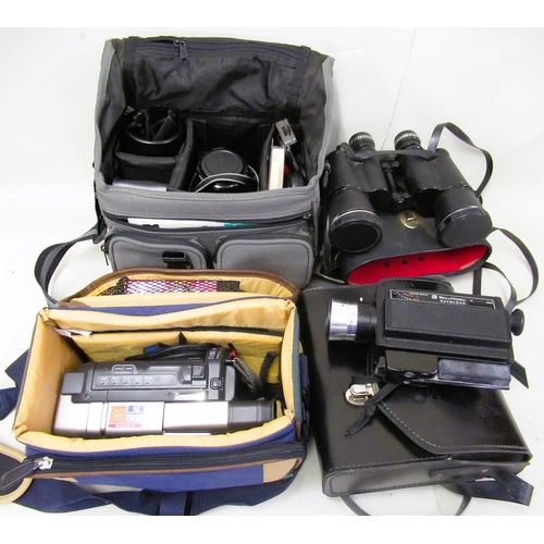 187 - Box containing a large collection of various SLR cameras and camcorders, including Praktica, Kodak, ... 