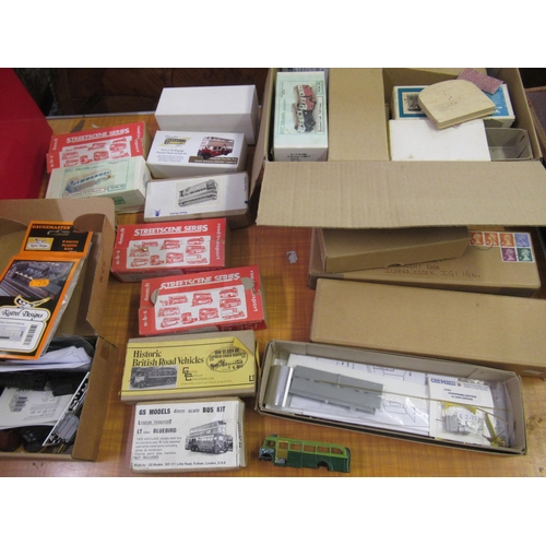 194 - Quantity of unbuilt diecast and other scale models by Comet, Streetscene and others