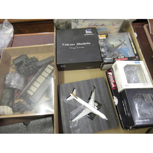 208 - Small quantity of various boxed and loose scale models