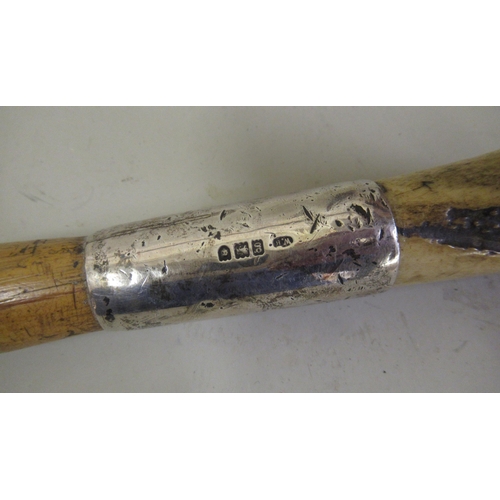 307 - London silver collared riding crop with horn handle