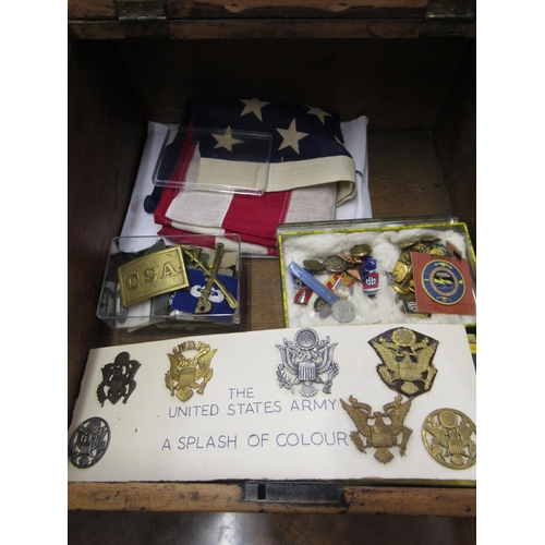 343 - Pine writing slope containing a collection of various military and cloth badges, together with a qua... 