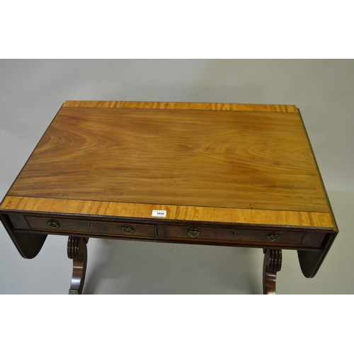 1626 - Small good quality 19th Century mahogany satinwood crossbanded and black line inlaid rectangular dro... 