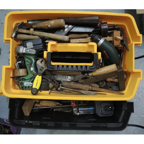 241 - Group of four Record woodworking planes, together with a DeWalt tool chest containing a quantity of ... 