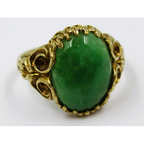 9ct Gold oval green jade set ring, size M