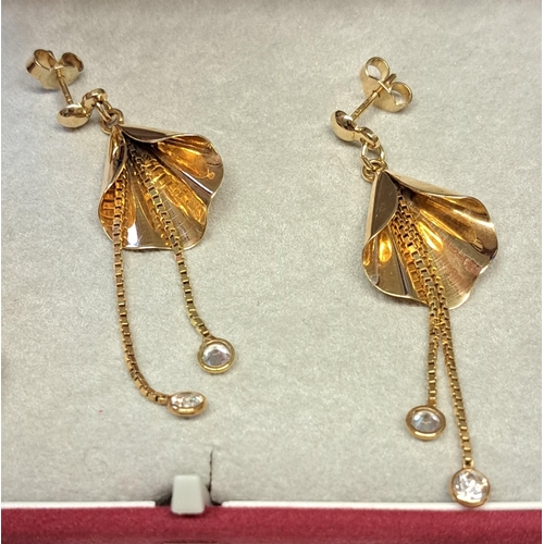 1060 - Two pairs of 9ct gold fan shaped earrings, one set with cultured pearls, the other with white stone ... 