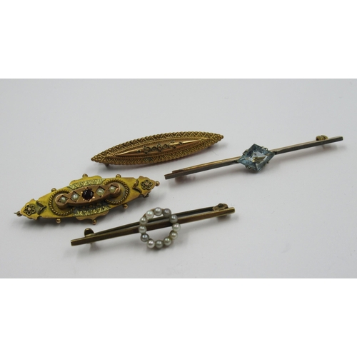 1085 - Three various 9ct gold bar brooches, 7.4g together with an unmarked blue stone bar brooch