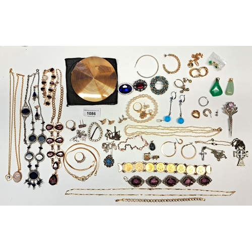 1086 - Quantity of gold plated and other costume jewellery