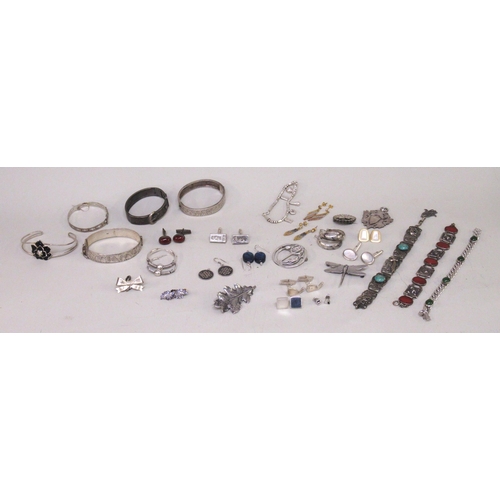 1087 - Quantity of mainly silver costume jewellery, 340g