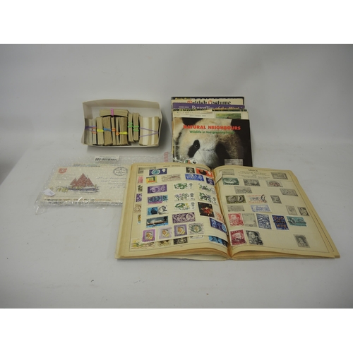 296 - Small quantity of various part sets of cigarette cards, together with a quantity of various tea card... 