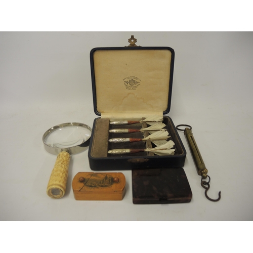 347 - Small quantity of miscellaneous items including a Mauchline ware vesta case, magnifying glass etc.