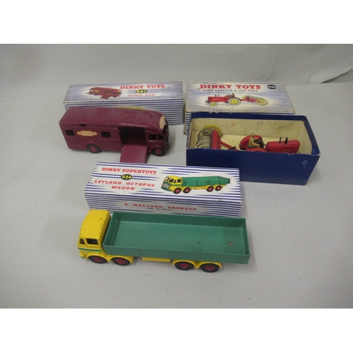 362 - Dinky toys horsebox No. 981, Dinky Supertoys Leyland Octopus wagon No. 934 and a Dinky Toys farm tra... 