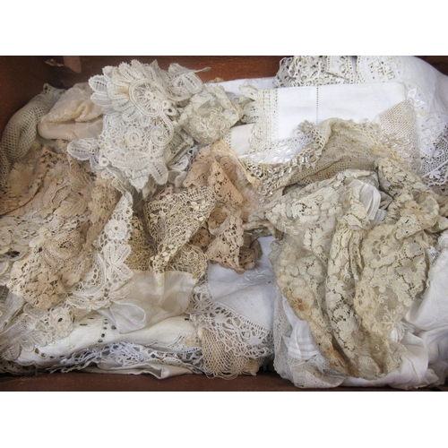 62 - Small quantity of miscellaneous Victorian lace and crochet edged table linen
