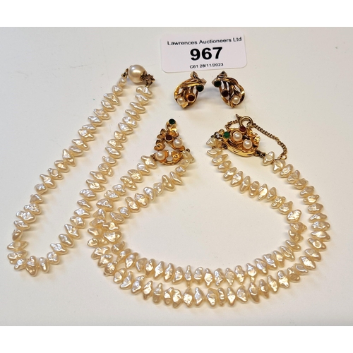 967 - Freshwater pearl necklace, bracelet and earrings