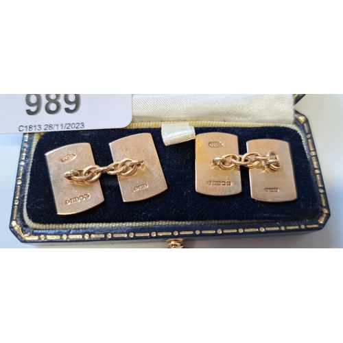 989 - Pair of 9ct yellow gold cufflinks with engine turned decoration, in fitted box