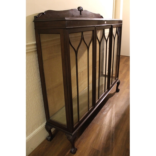 1437 - Early 20th Century mahogany three door display cabinet