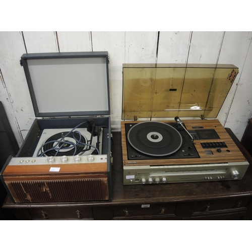 285 - Pair of Dyantron teak hifi speakers, together with a Murphy valve radio, Philips sound module and an... 