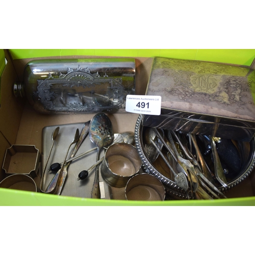 491 - Silver cigarette case, two napkin rings and a pair of tongs, 7.5g, together with a small quantity of... 