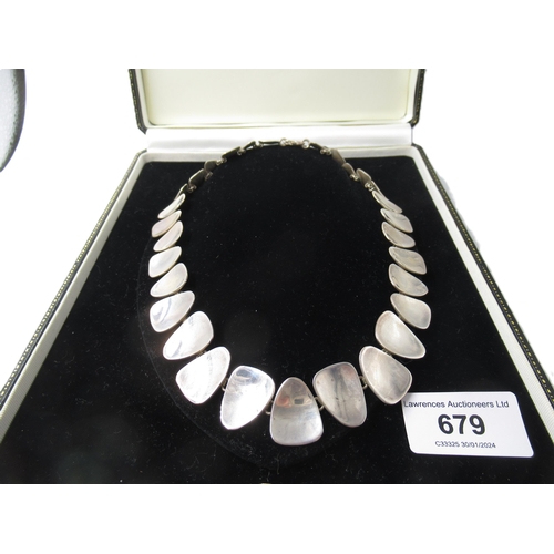 679 - Contemporary silver necklace of stylised design, in original box