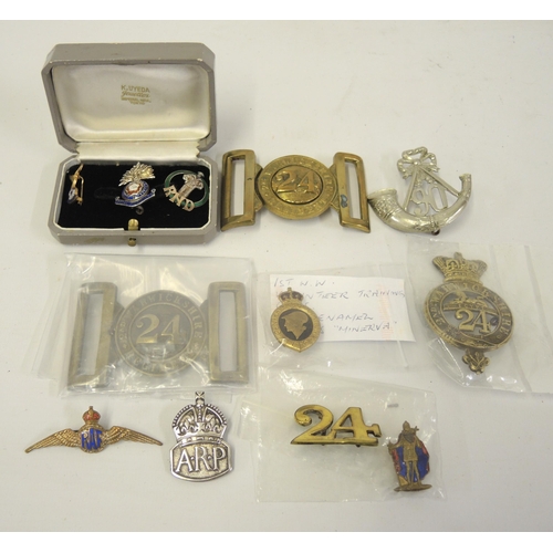 96 - Two Second Warwickshire regiment belt buckles, cap badge and shoulder pip, together with a quantity ... 