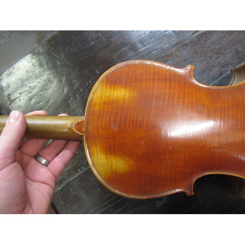 194 - Early 20th Century violin with bow, at fault