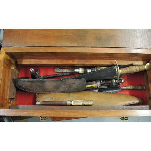 311 - Quantity of various sheath knives, with leather and other scabbards