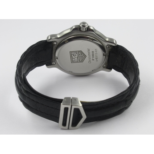 721 - Gentleman's Tag Heuer Professional wristwatch with leather strap and original buckle