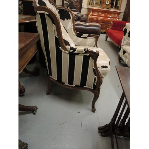 1721 - Late 19th / early 20th Century French walnut tub shaped drawing room chair upholstered in a beige bl... 