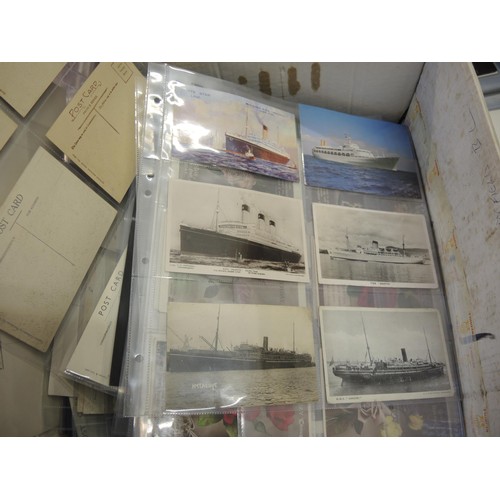 180 - Large collection of early to mid 20th Century postcards mounted in loose leaves, including World War... 