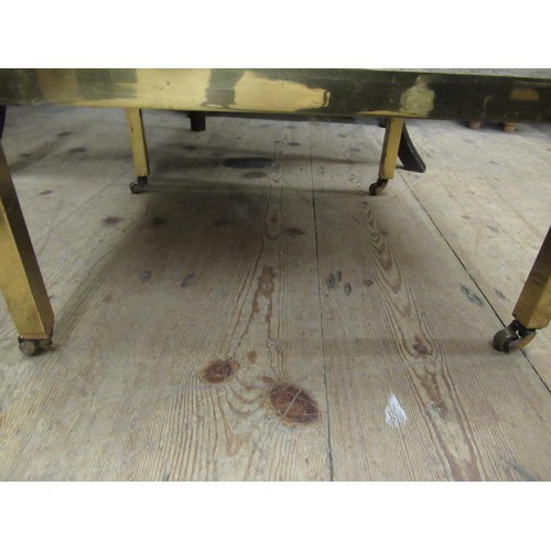 1472 - Pair of brass and marble lamp tables (at fault)