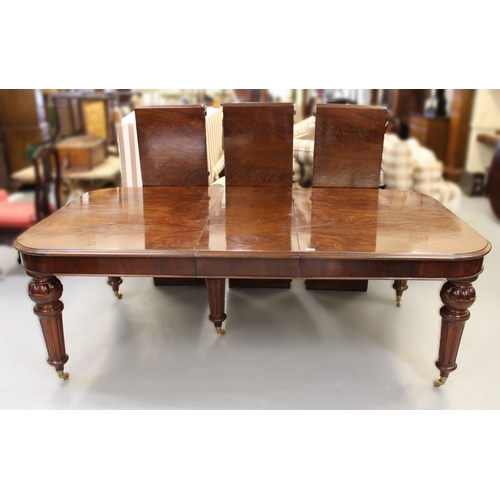 1198 - Large reproduction mahogany pull-out extending dining table in Victorian style, the moulded top abov... 