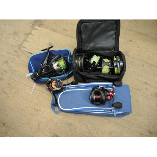 123 - Large quantity of miscellaneous sea fishing tackle including rods, reels etc. and a quantity of angl... 