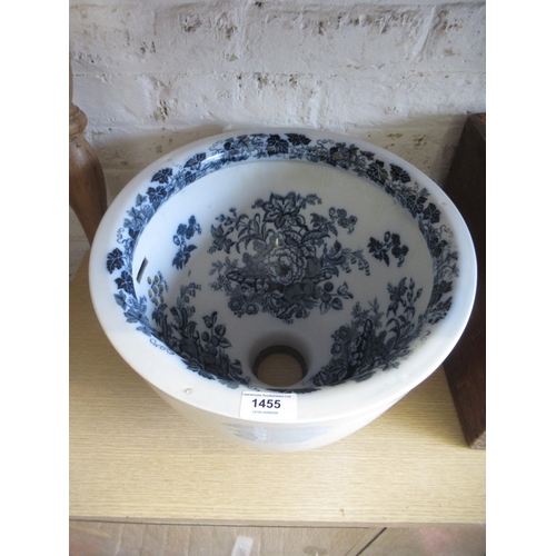 1455 - Victorian blue and white floral transfer printed toilet basin, 29cm high x 45 cm wide