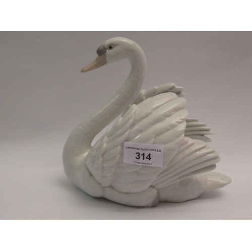 314 - Lladro figure of a swan, No. 5321, in original box