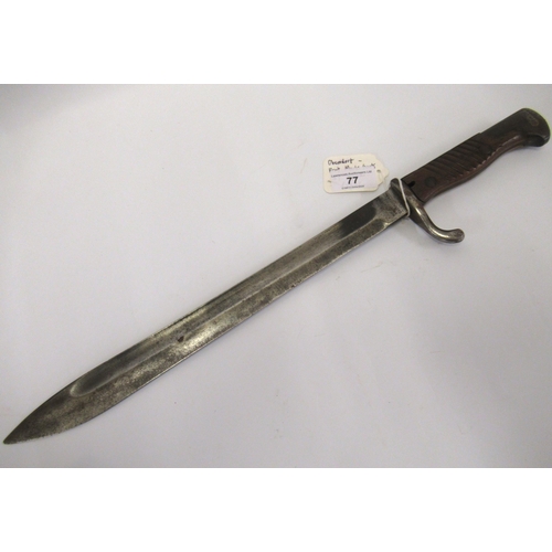 77 - World War I German butcher's blade bayonet, the blade inscribed ' Waffenfabrik Mauser AG ', length 4... 