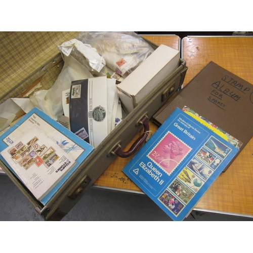 90 - Suitcase containing quantity of stamp albums and loose stamps