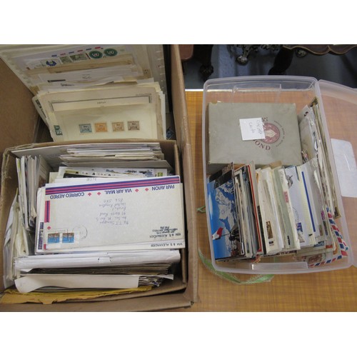 211 - Box containing a quantity of albums and a stock book of World and Commonwealth stamps, with Great Br... 