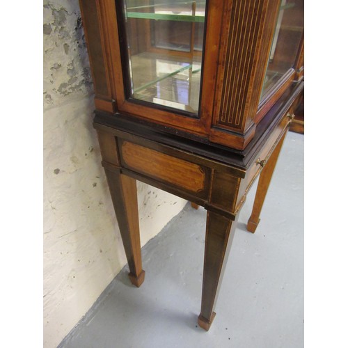 1208 - Small fine quality 19th Century satinwood display cabinet, the brass galleried top above an inlaid f... 