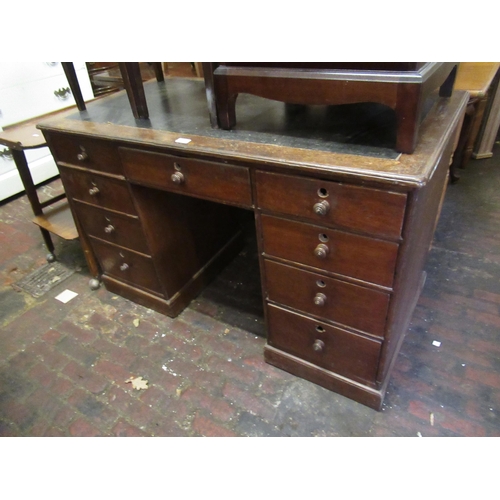 1977 - Early 20th Century oak pedestal desk (at fault)