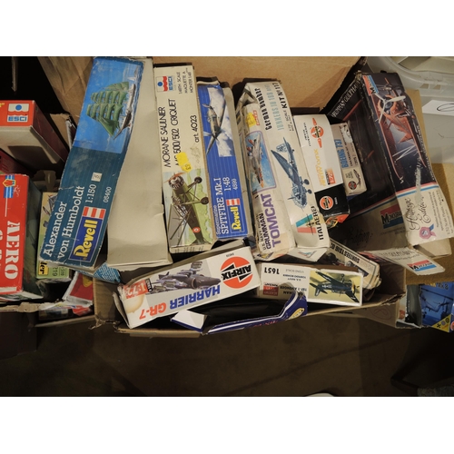 207 - Nine boxes containing a large quantity of unbuilt model aircraft kits including Frog, Airfix, Revell... 