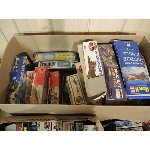 207 - Nine boxes containing a large quantity of unbuilt model aircraft kits including Frog, Airfix, Revell... 