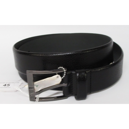 45 - Hugo Boss, gentleman's leather belt with logo buckle, size 85-32