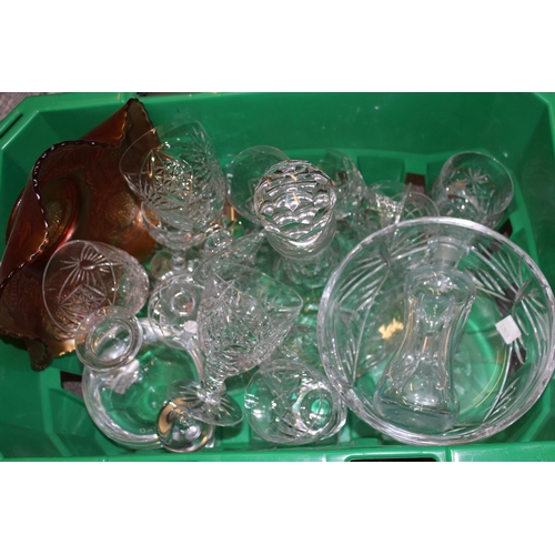 524 - Antique glass decanter with stopper and a small quantity of other miscellaneous glassware