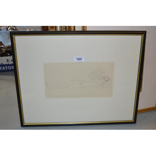 1069 - Etching, study of a reclining female nude, unsigned, 13 x 25cm, framed